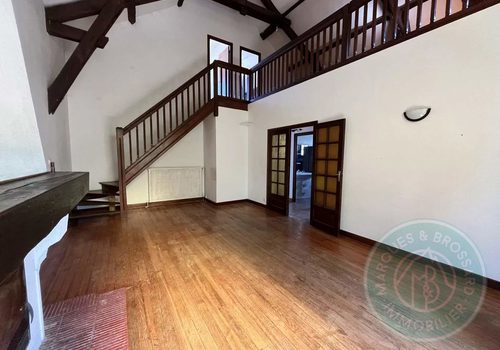 Orleix – Maison 4 chambres avec grange et beau potentiel