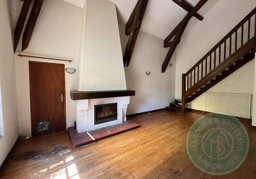 Orleix – Maison 4 chambres avec grange et beau potentiel