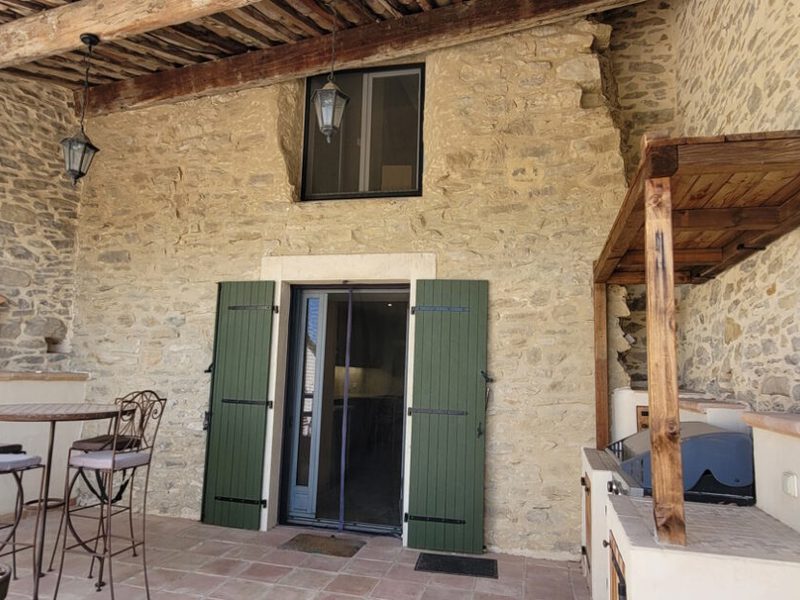 A Very Pretty Stone House With 110 M2 Of Living Space, A 50 M2 Terrace And Views.