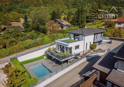 Villa 5 pièces à Saint-Ismier ;