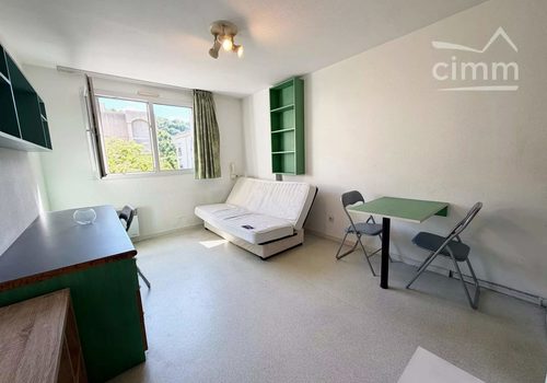 20m2 studio with parking space