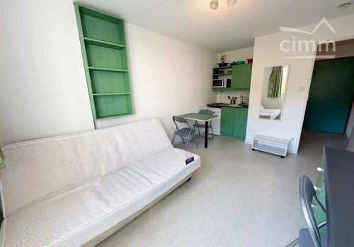 20m2 studio with parking space