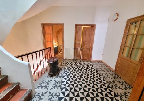 Mooi karakteristiek huis met 166 m² woonoppervlak, in het hart van een charmant dorp.