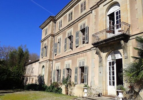 Stunning Domaine On The Canal Du Midi With Chateau, Cottages And Annexes On A Plot Of 5.63 Ha.