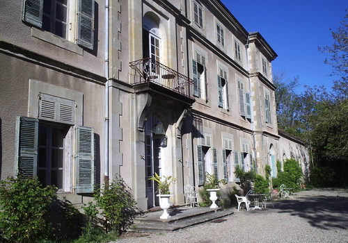 Stunning Domaine On The Canal Du Midi With Chateau, Cottages And Annexes On A Plot Of 5.63 Ha.