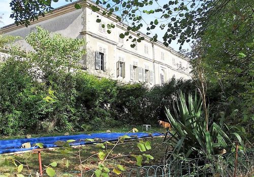 Stunning Domaine On The Canal Du Midi With Chateau, Cottages And Annexes On A Plot Of 5.63 Ha.