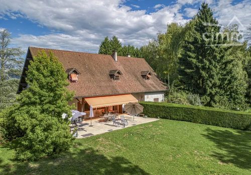 Propriété de charme de 420 m² sur 1,6 ha de terrain dans un cadre champêtre sans voisinage