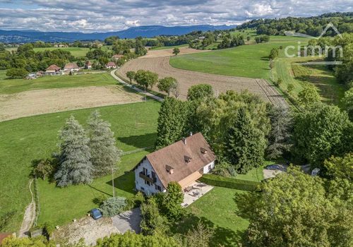 Propriété de charme de 420 m² sur 1,6 ha de terrain dans un cadre champêtre sans voisinage