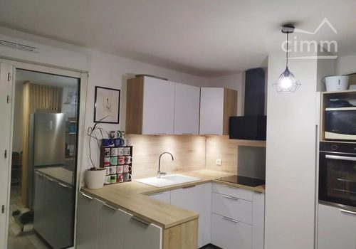 Recent T3 apartment with large terrace