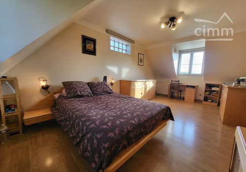 Le Thillay : maison 4/5 pièces de 137 m² + garage