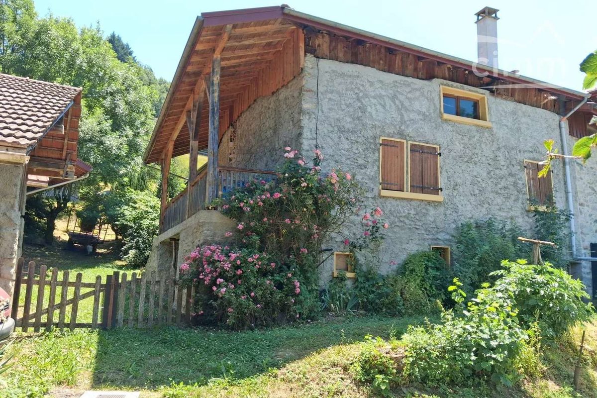 House to renovate with barn and garden