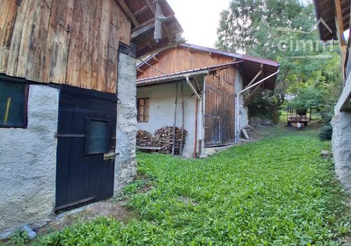 House to renovate with barn and garden