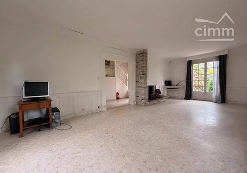 House to renovate of 129 m² with full basement – Saint-Gervais-la-Forêt – Land 1,900 m²