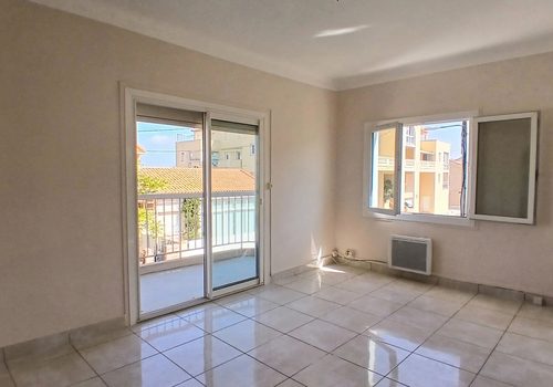 Fully Renovated Apartment On The 1st Floor With Balcony Near The Beach