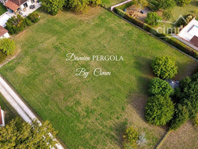 Montignac-Lascaux – 2 488 m² de terrain à proximité du centre-ville