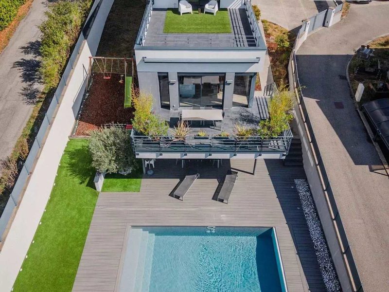 Villa 5 pièces à Saint-Ismier ;
