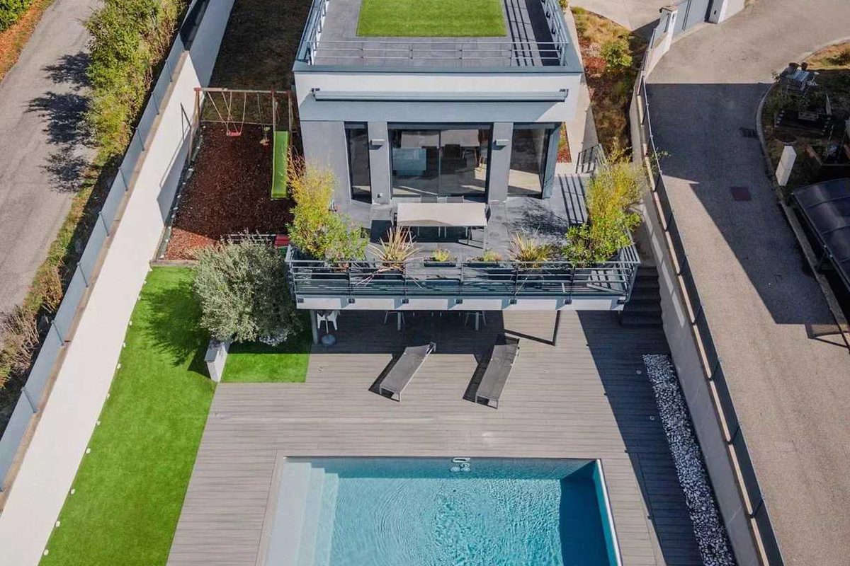Villa 5 pièces à Saint-Ismier ;