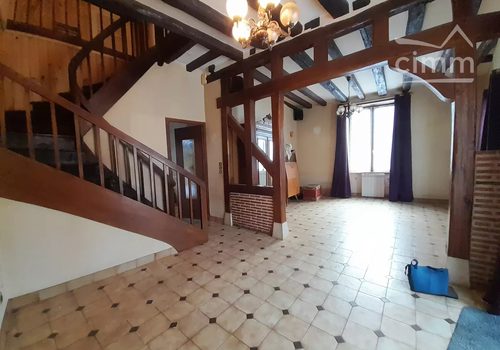 TE KOOP MONTLIVAULT HUIS MET 2 SLAAPKAMERS TE RENOVEREN + BIJGEBOUWEN