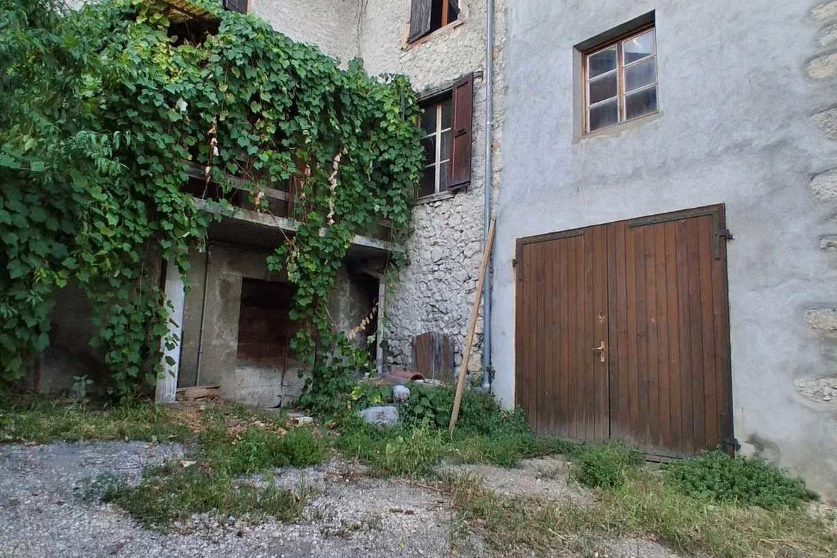 Maison de village avec garage à Lumbin