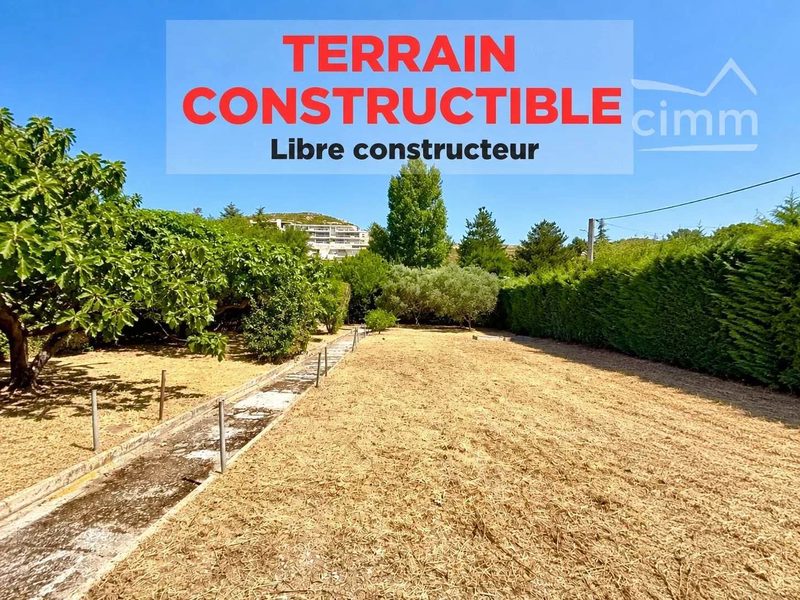 TERRAIN À BÂTIR 722 m² — LE ROVE — Libre constructeur