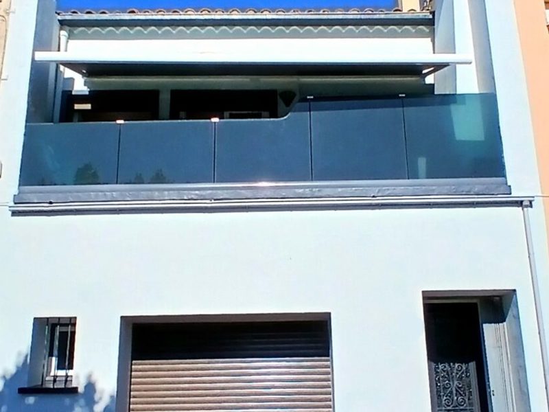 Charming And Pleasant Fully Renovated Town House With 142 M2 Of Living Space, Studio, Pleasant Courtyard And 2 Terraces, Near The Sea