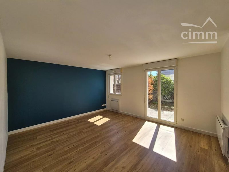 TE KOOP Appartement met 3 kamers van 65 m² in de Administratieve wijk van Blois.