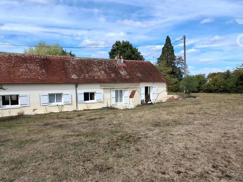 FOR SALE in Chitenay, single-story house with 3 bedrooms + independent apartment