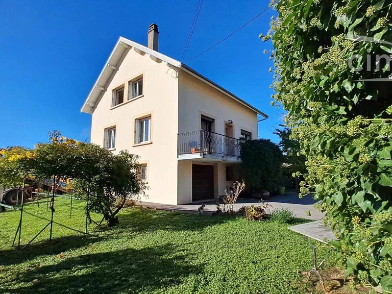 Jolie maison familiale de 150 m² avec sous-sol complet sur un terrain de 626 m²