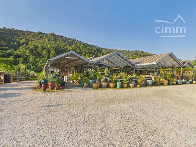 Tuincentrum / Kwekerij – Muren en handelsfonds – Zuid-Ardèche