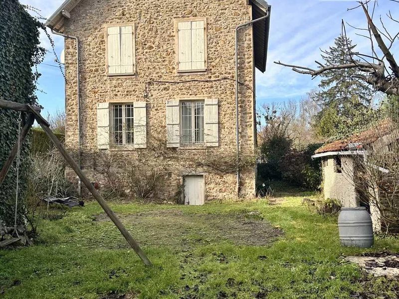 Huis van meulièresteen – Oud postkantoor van het dorp – Congis-sur-Thérouanne