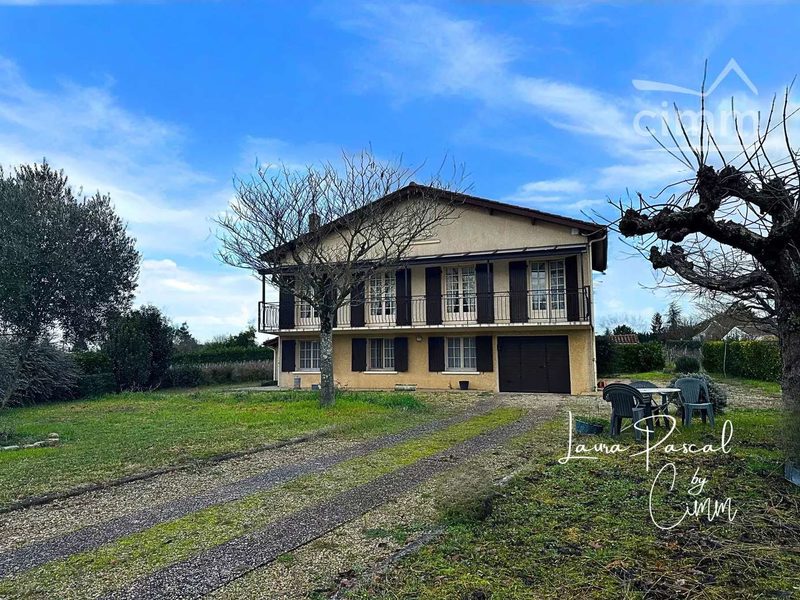 Huis met groot bouwperceel – Prignac-et-Marcamps (33)
