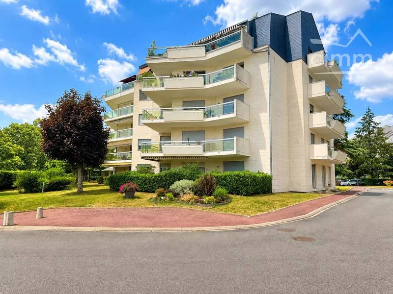 BLOIS – Luxeappartement 145 m² – Terras – Vrij uitzicht – 3e verdieping met lift