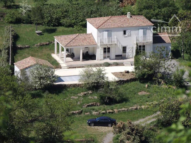 Mooie recente villa op een steenworp afstand van Les Vans