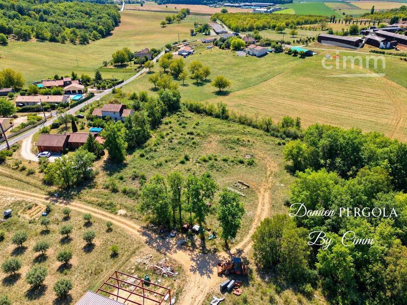 Bouwgrond van 1.943 m² in een bevoorrechte omgeving aan de poorten van Montignac-Lascaux