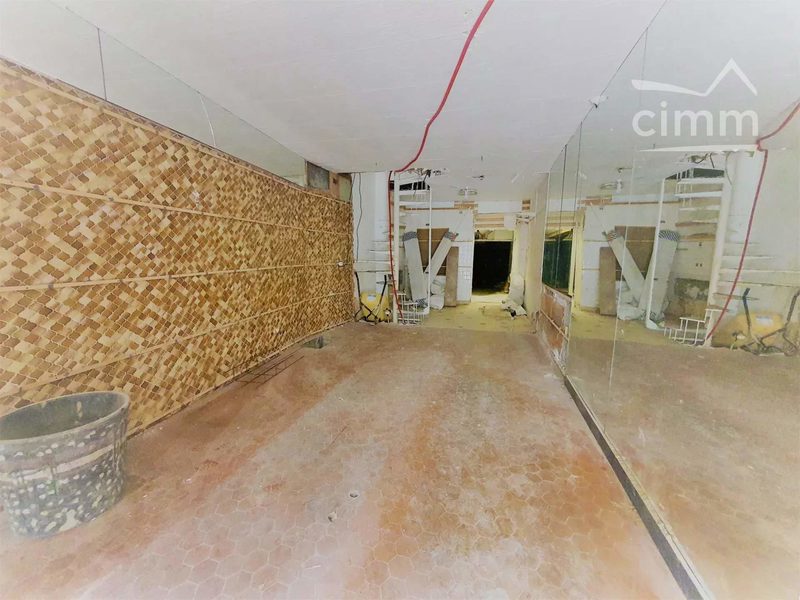 Commerciële ruimte + woonverdieping te koop – Centrum, ideale locatie in het hart van La Tour-du-Pin