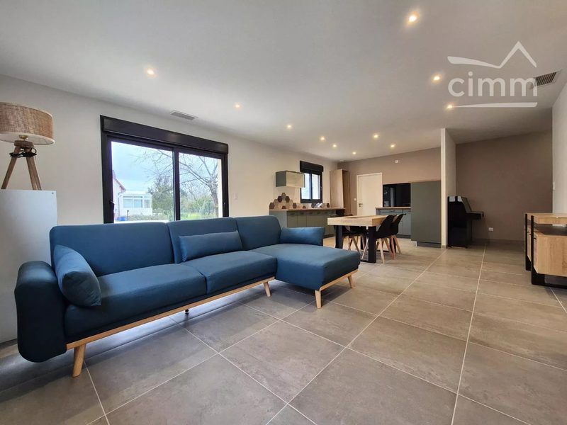 Nieuwbouwwoning gelijkvloers 95 m² – 3 slaapkamers – perceel 550 m² – MER (41500)