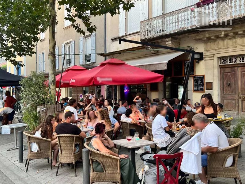 Bedrijfsmiddel Bar – Café – IJssalon met Licentie IV in Les Vans