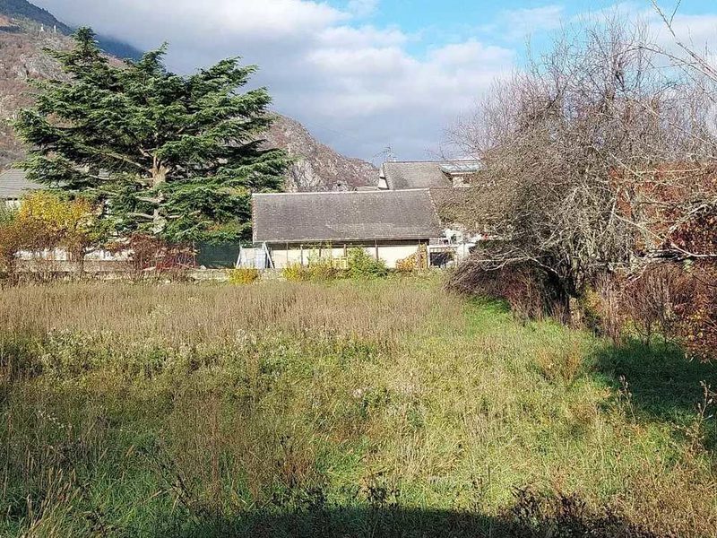 Bouwgrond vlak terrein 738 m²