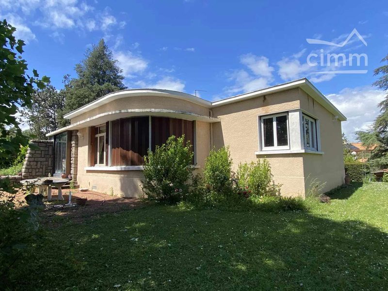 Huis van 148 m² + 95 m² kelder op 2000 m² bouwgrond