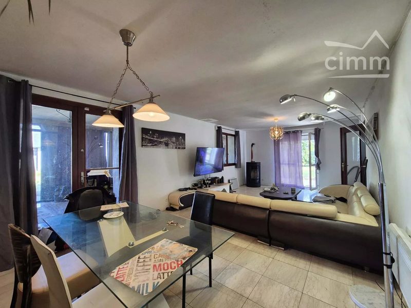 Family house to renovate in OUCQUES LA NOUVELLE