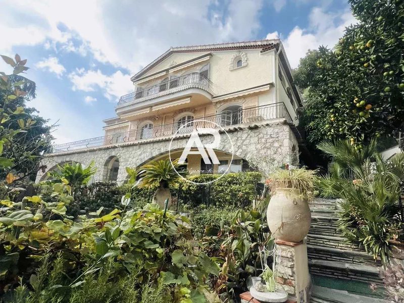 Roquebrune Cap Martin Provençaals huis met panoramisch zeezicht