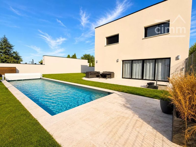 Moderne woning uit 2022 met zwembad – Saint-Gervais-la-Forêt
