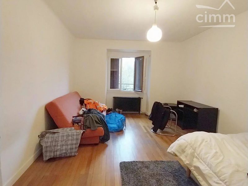 Tweekamerappartement met kelder en parkeerplaatsen