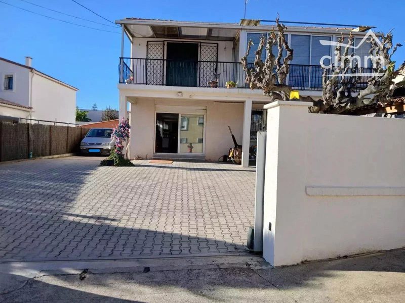 TE KOOP HUIS 213M² IN BEZIERS TERREIN VAN 470M²