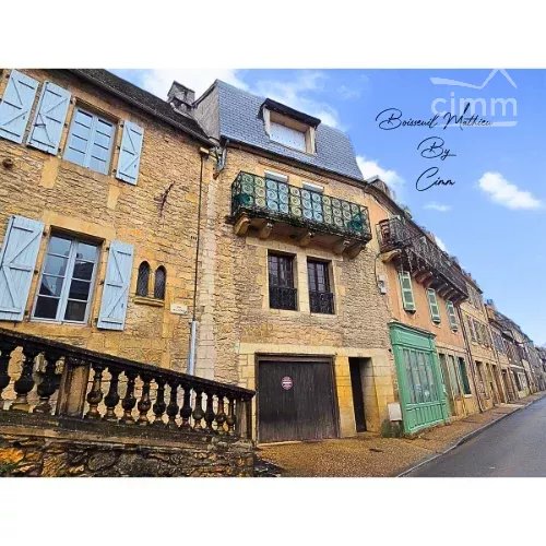 Townhouse to renovate in Montignac-Lascaux + garden option
