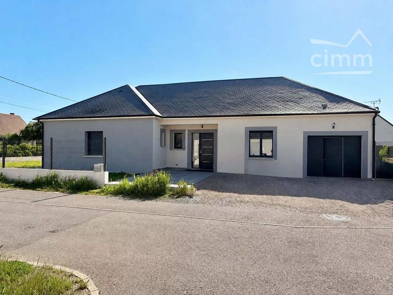 Villebarou – Contemporary single-story house