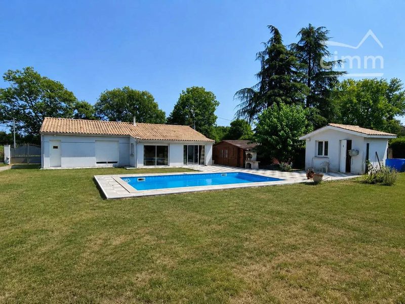 EN EXCLUSIVITÉ – Maison contemporaine de plain-pied avec piscine sur 980 m² – Saint-Christoly-de-Blaye