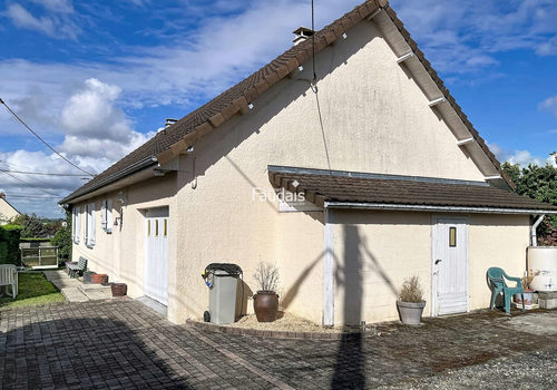 Single-storey 4-room house with enclosed plot and garage in Quettreville-sur-Sienne