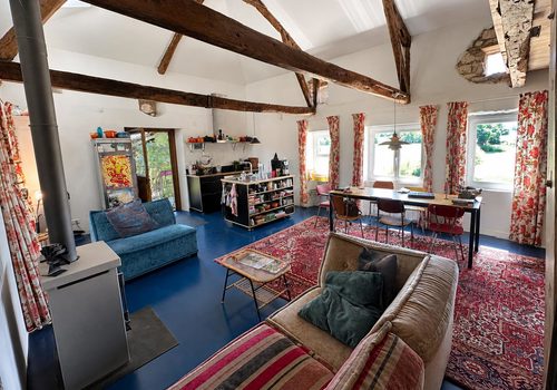 Two stone houses and artistic space on 5,000 m2