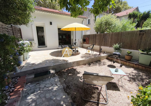 Fully renovated T4 town house, 3 bedrooms, terrace